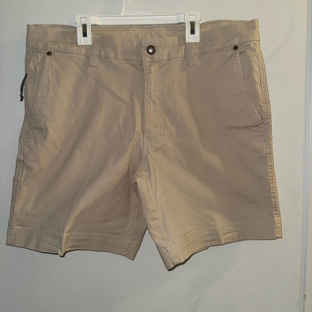 Columbia Sportswear Khaki Chino Shorts | Size 34 | Tan/Khaki
